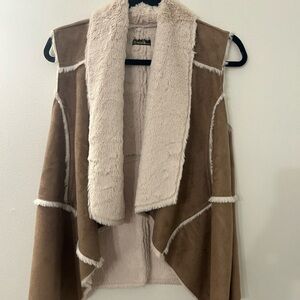 All Jazzed Up by RCS Gifts Womens Western Vest S/M Soft Faux Shearling NWT